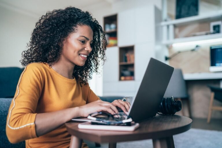 💰 Como Ganhar Dinheiro na Internet Trabalhando Online de Casa (Guia Completo 2026)